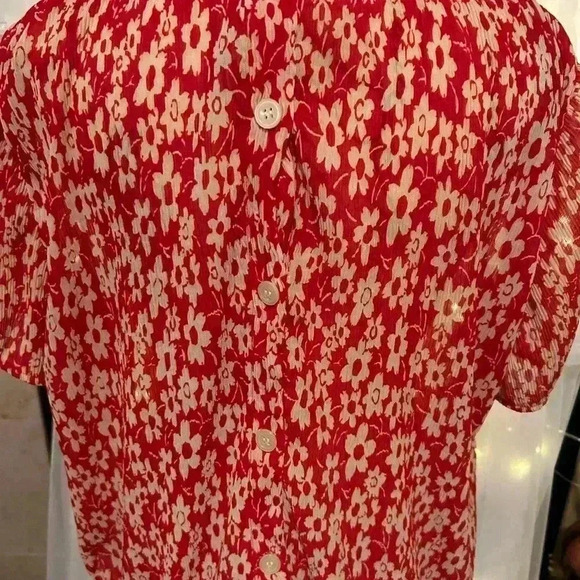 Madewell Crinkle Button Back Tie Tee in Full Bloom. Size Medium. Preowned. - Picture 3 of 8